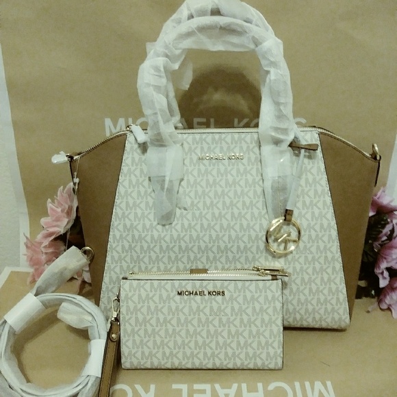 FLASH SALE 👜🎁 Michael kors purse bag w/ Wristlet